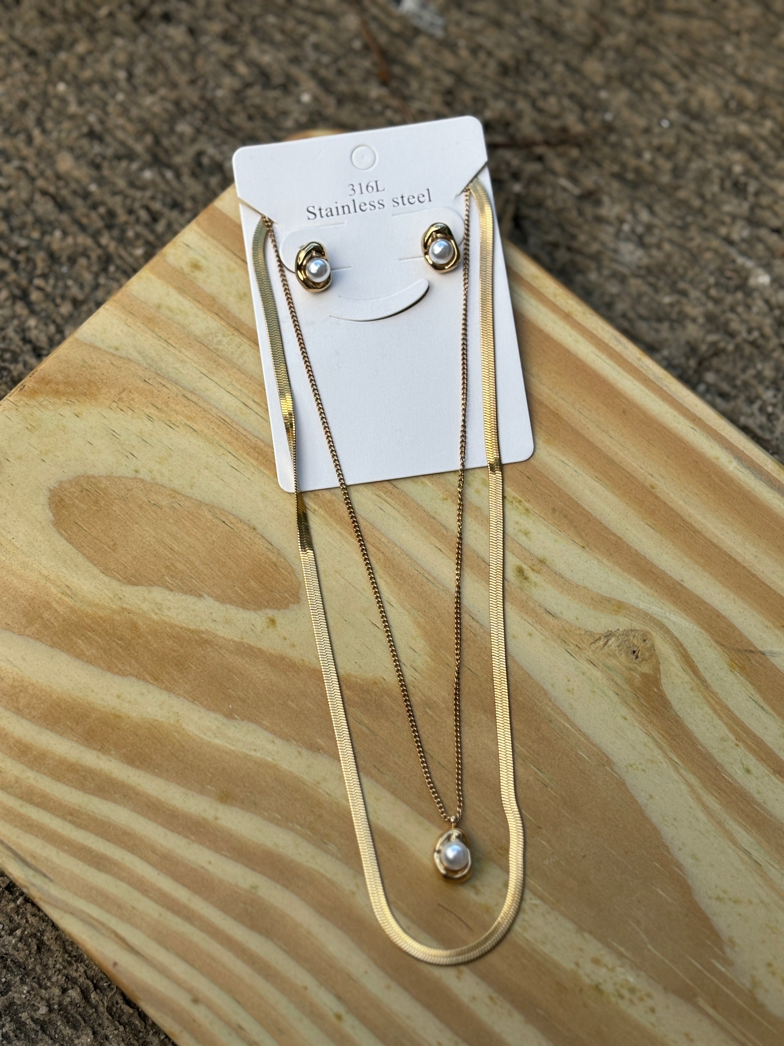 Set Elegancia Dorada con Perla